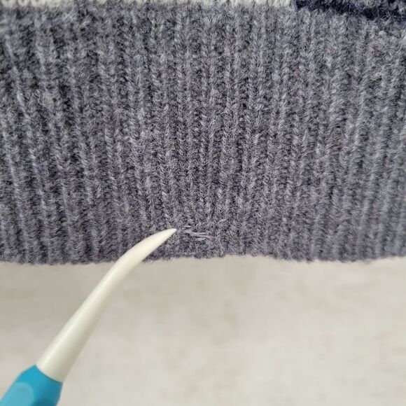 Nautica Vintage Wool V-Neck Navy Gray Red Windowpane Plaid Sweater Men's Large - Picture 6 of 11